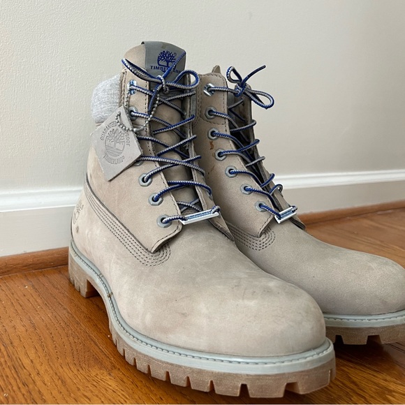 Grey/taupe Timberland boots - Picture 3 of 11